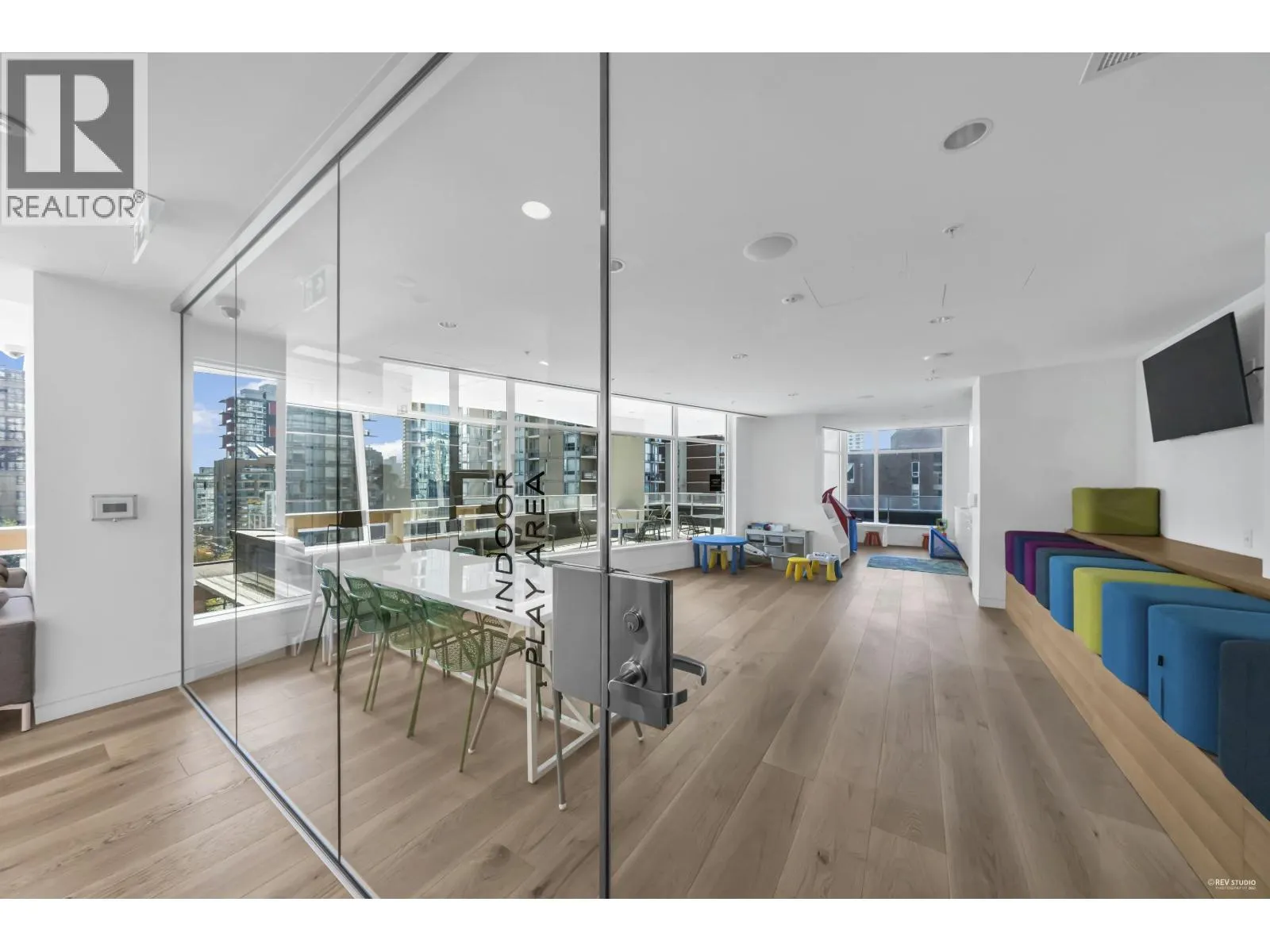 3307 1277 HORNBY STREET