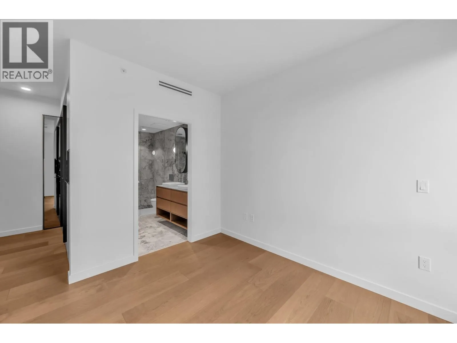 3307 1277 HORNBY STREET