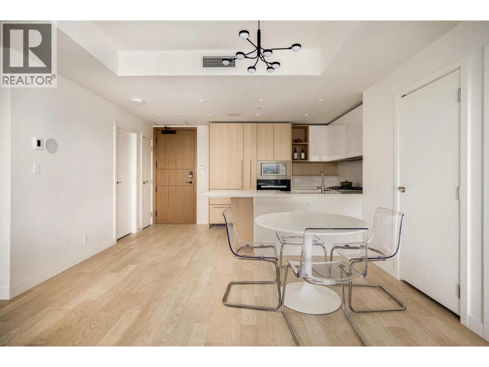 406 6833 PEARSON WAY