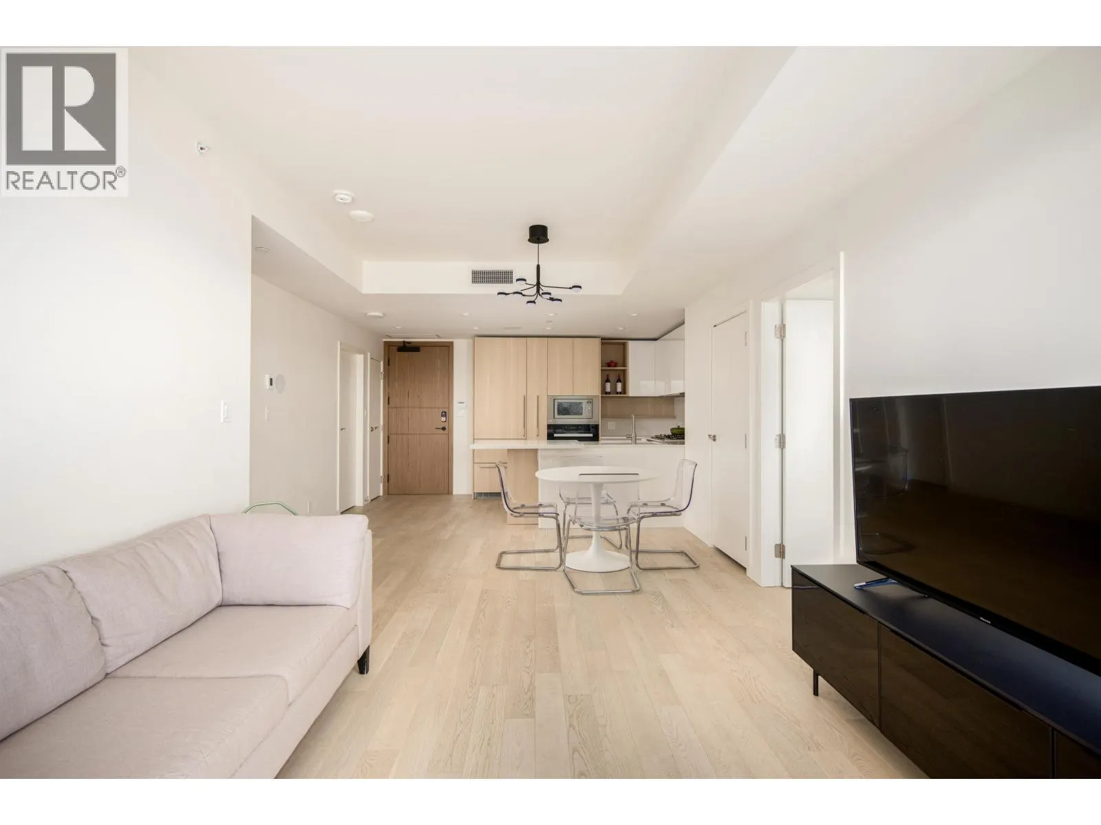406 6833 PEARSON WAY