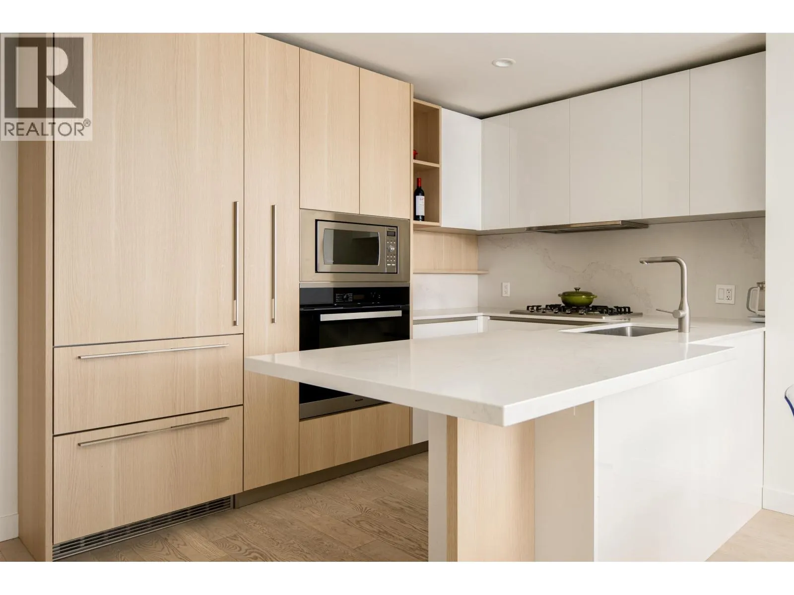 406 6833 PEARSON WAY