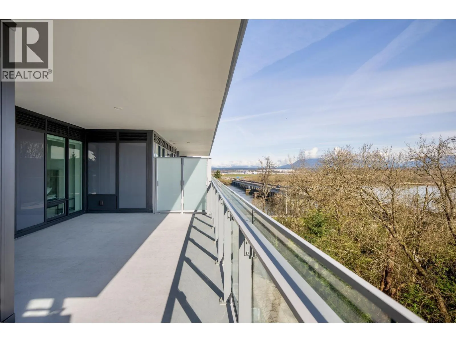 406 6833 PEARSON WAY