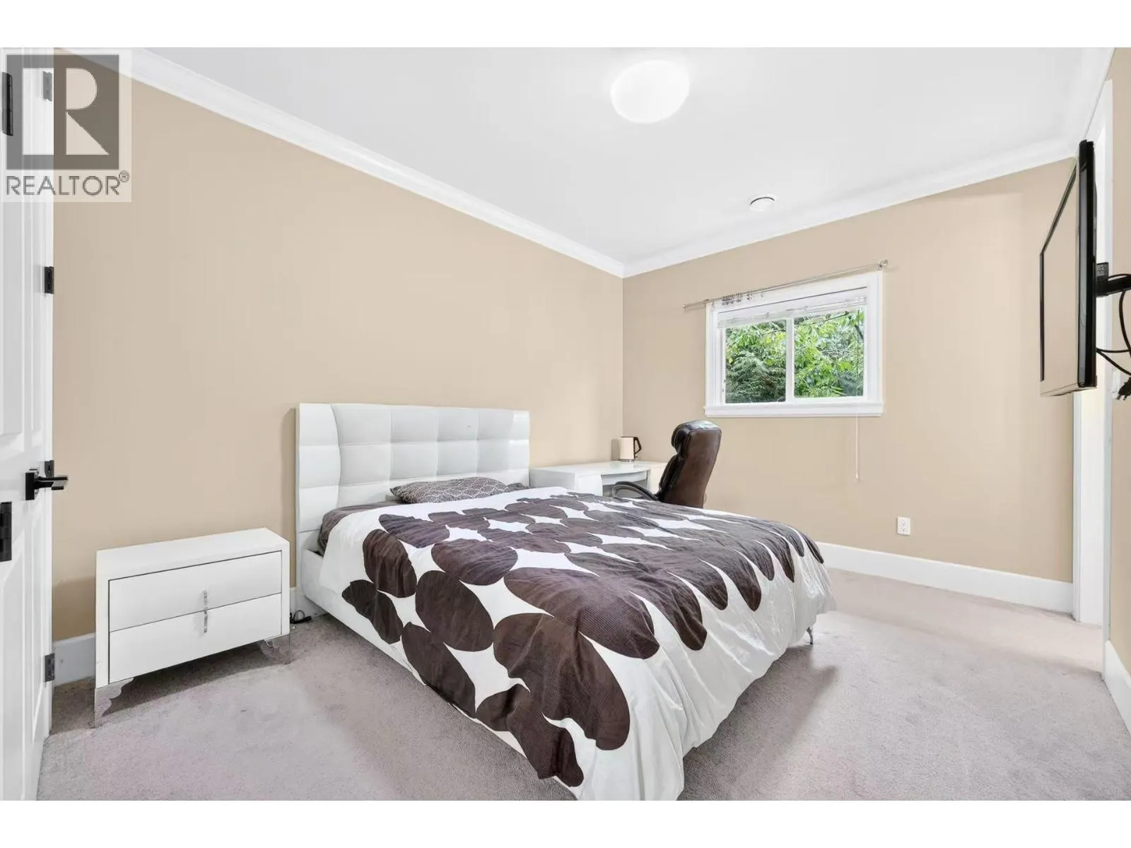 9491 GLENBROOK DRIVE