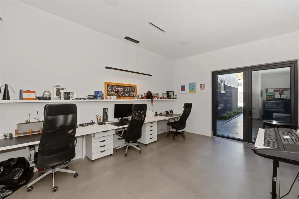 24095 53 AVENUE