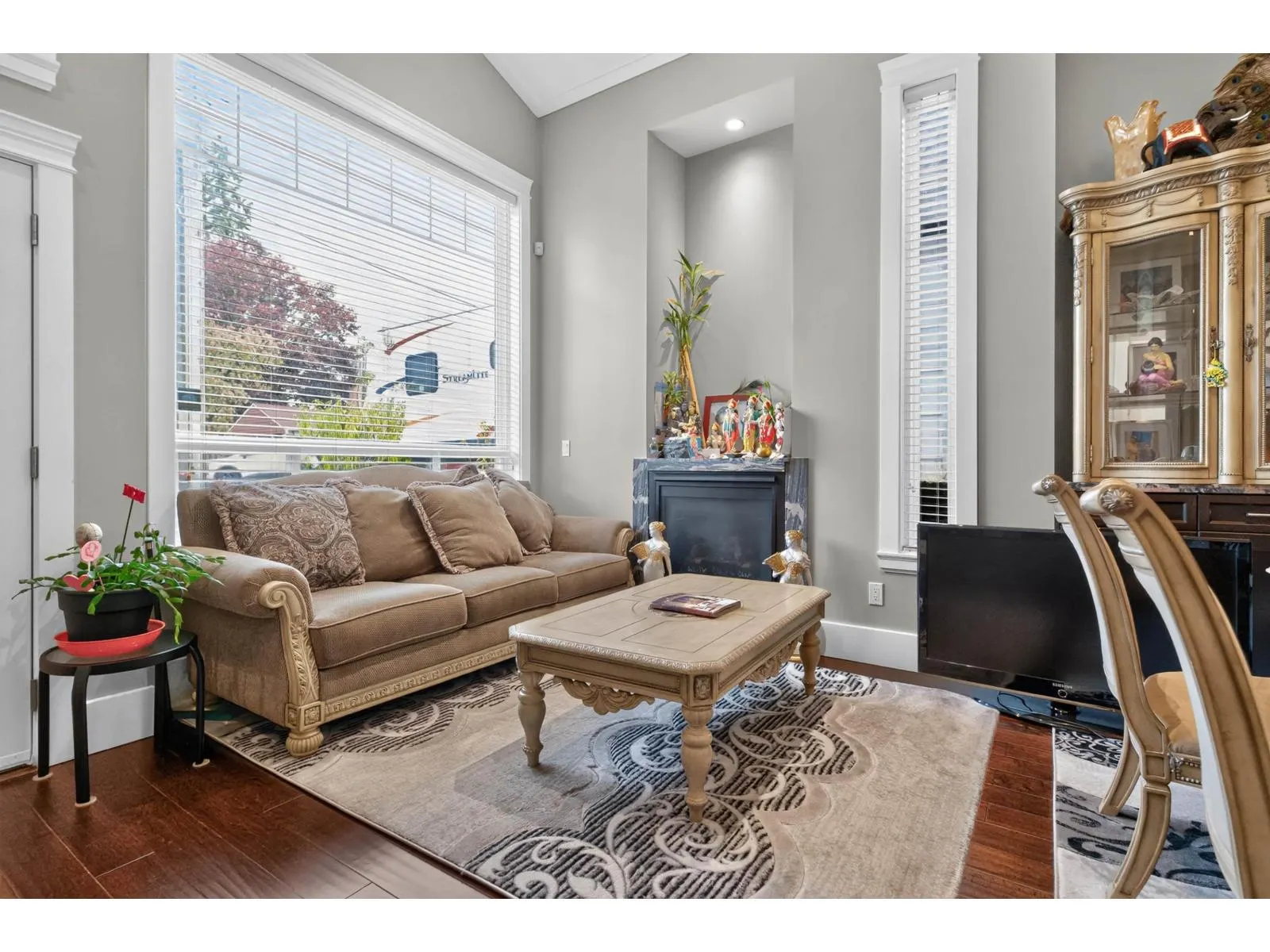 11098 BEVERLY DRIVE