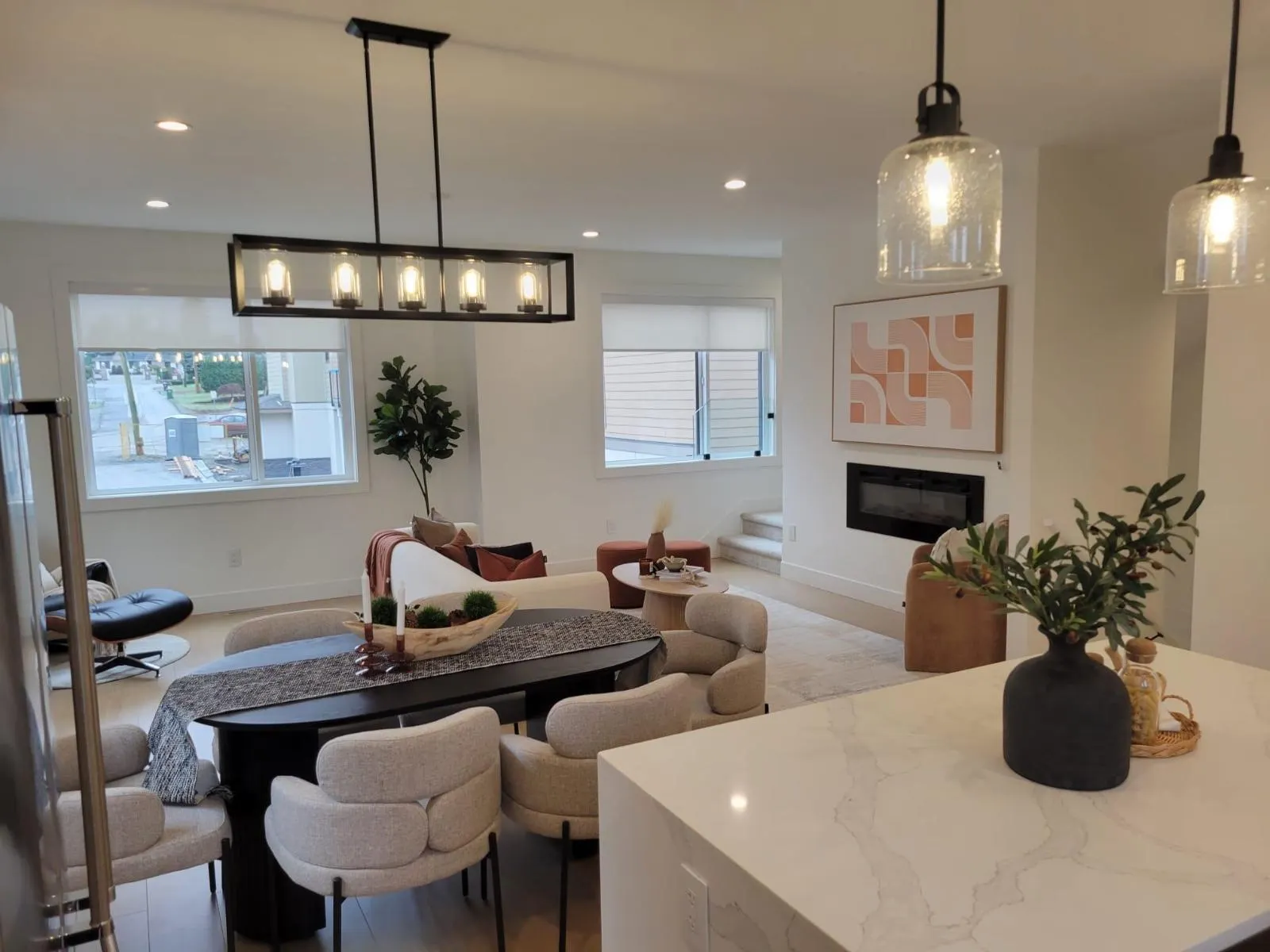 9 1641 KING CRESCENT