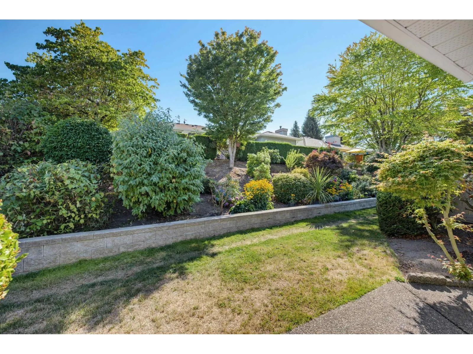 31 8889 212 STREET