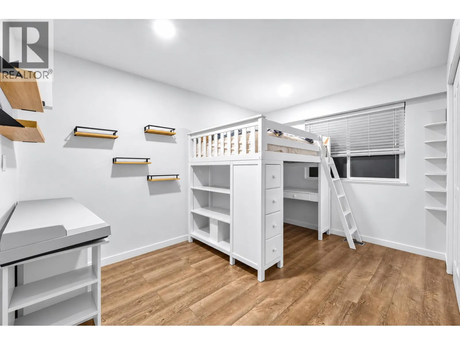5478 HEATHDALE COURT