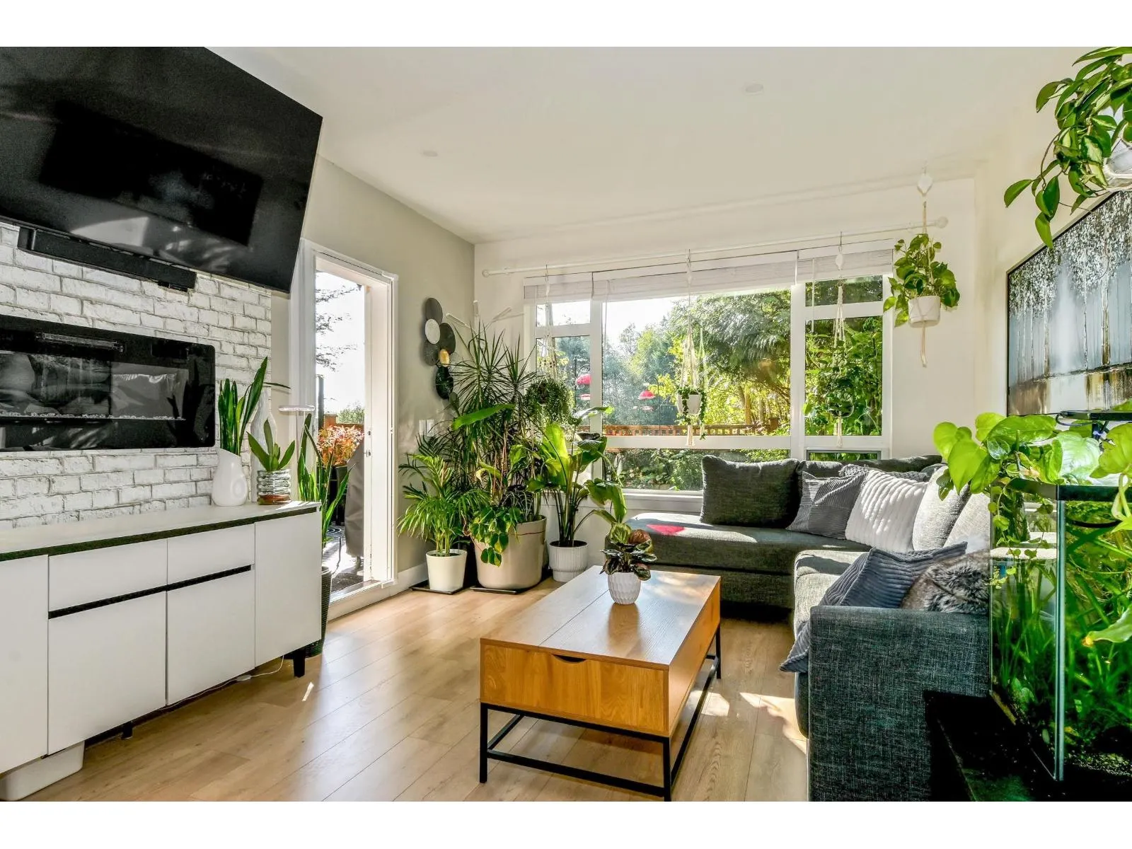 C111 20211 66 AVENUE