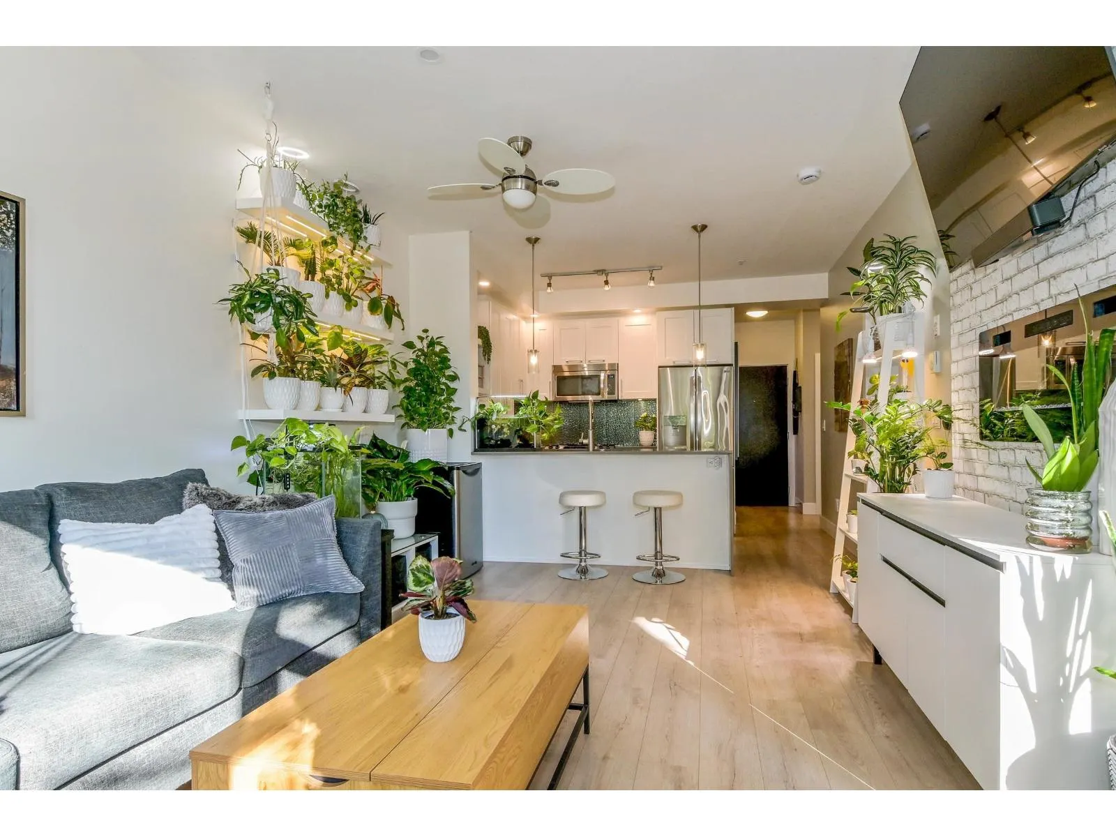 C111 20211 66 AVENUE