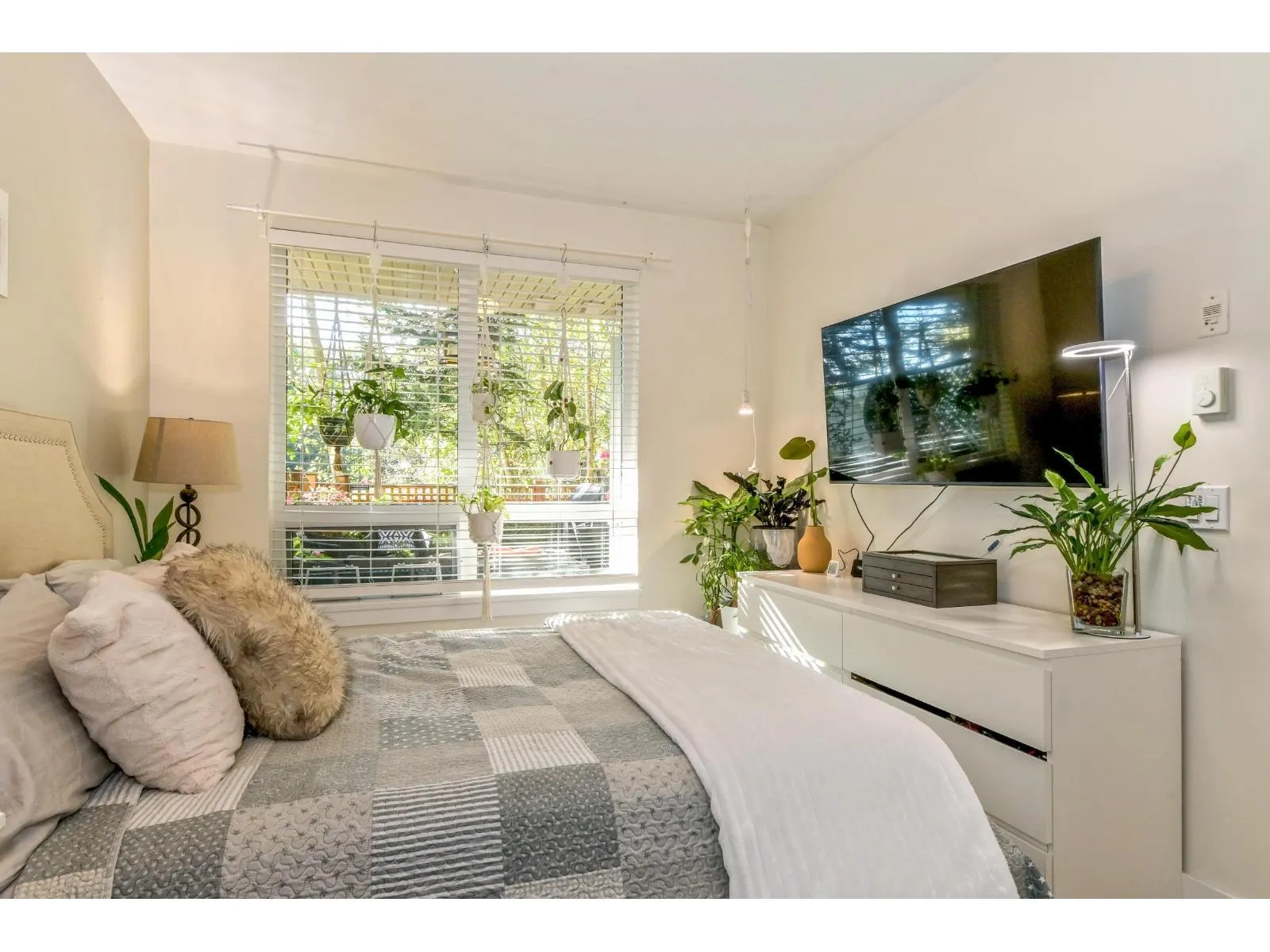 C111 20211 66 AVENUE