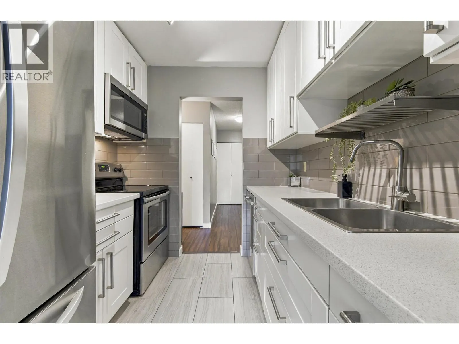 303 8400 LANSDOWNE ROAD