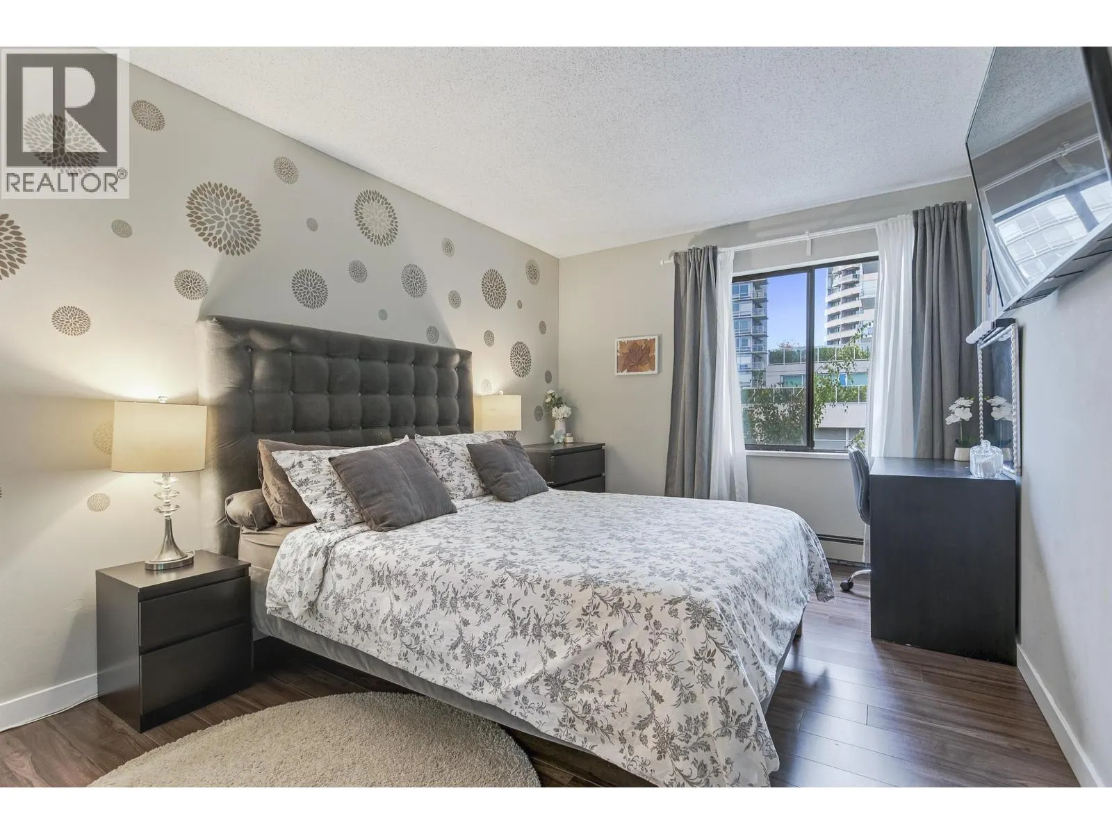 303 8400 LANSDOWNE ROAD
