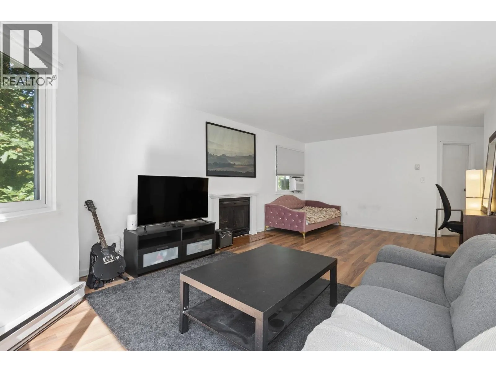 405 9880 MANCHESTER DRIVE