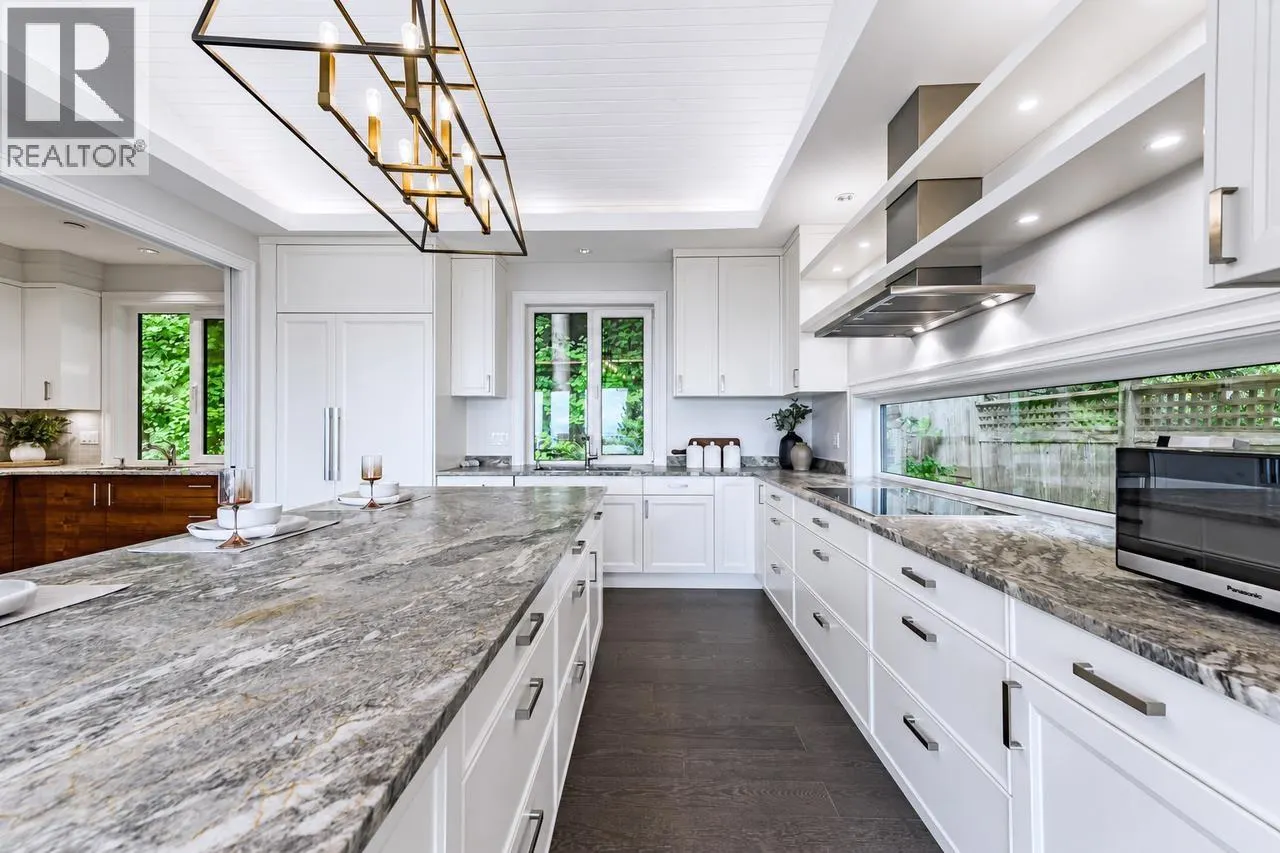 4816 SKYLINE DRIVE