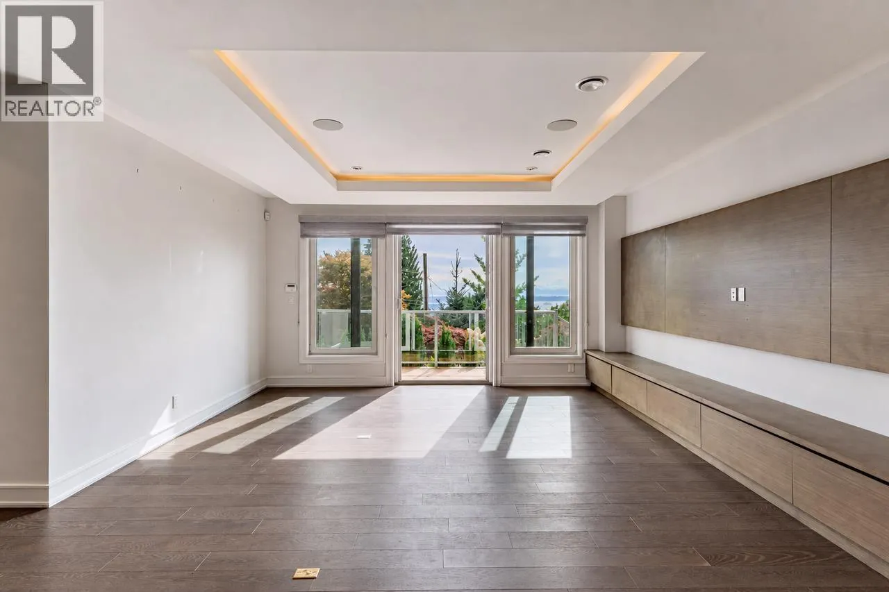 4816 SKYLINE DRIVE