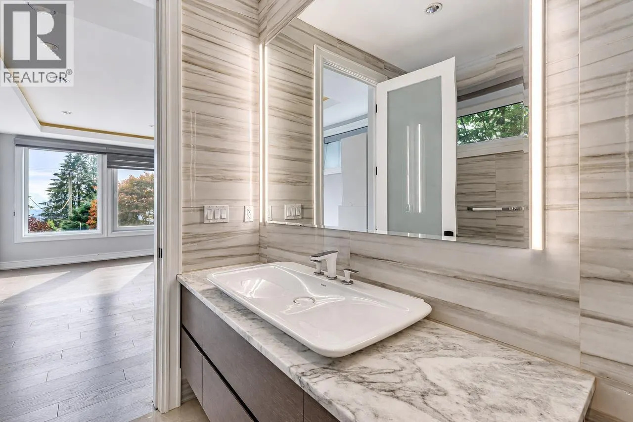 4816 SKYLINE DRIVE