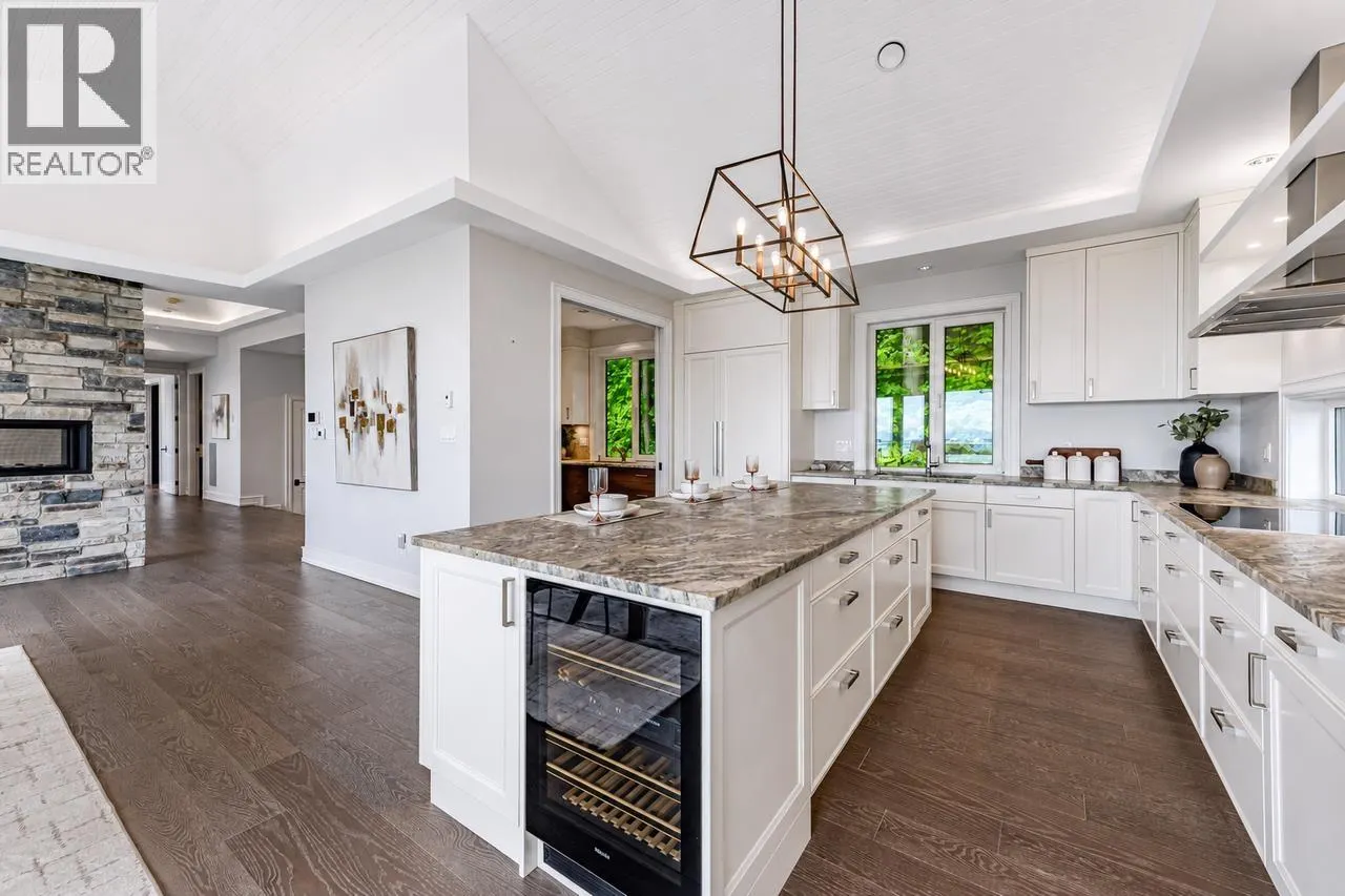 4816 SKYLINE DRIVE