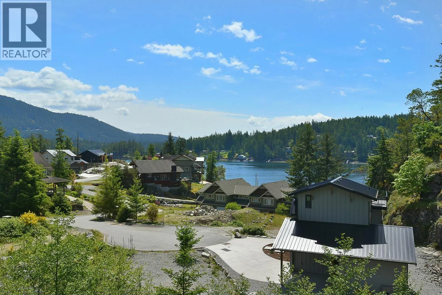 39 4622 SINCLAIR BAY ROAD