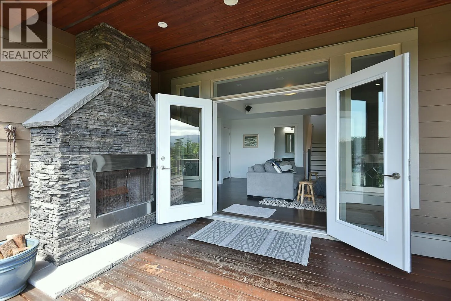 39 4622 SINCLAIR BAY ROAD