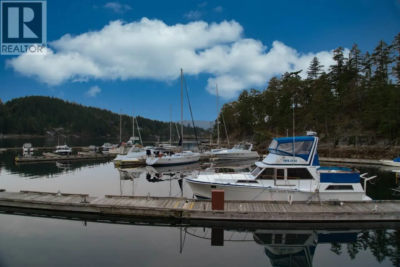 39 4622 SINCLAIR BAY ROAD