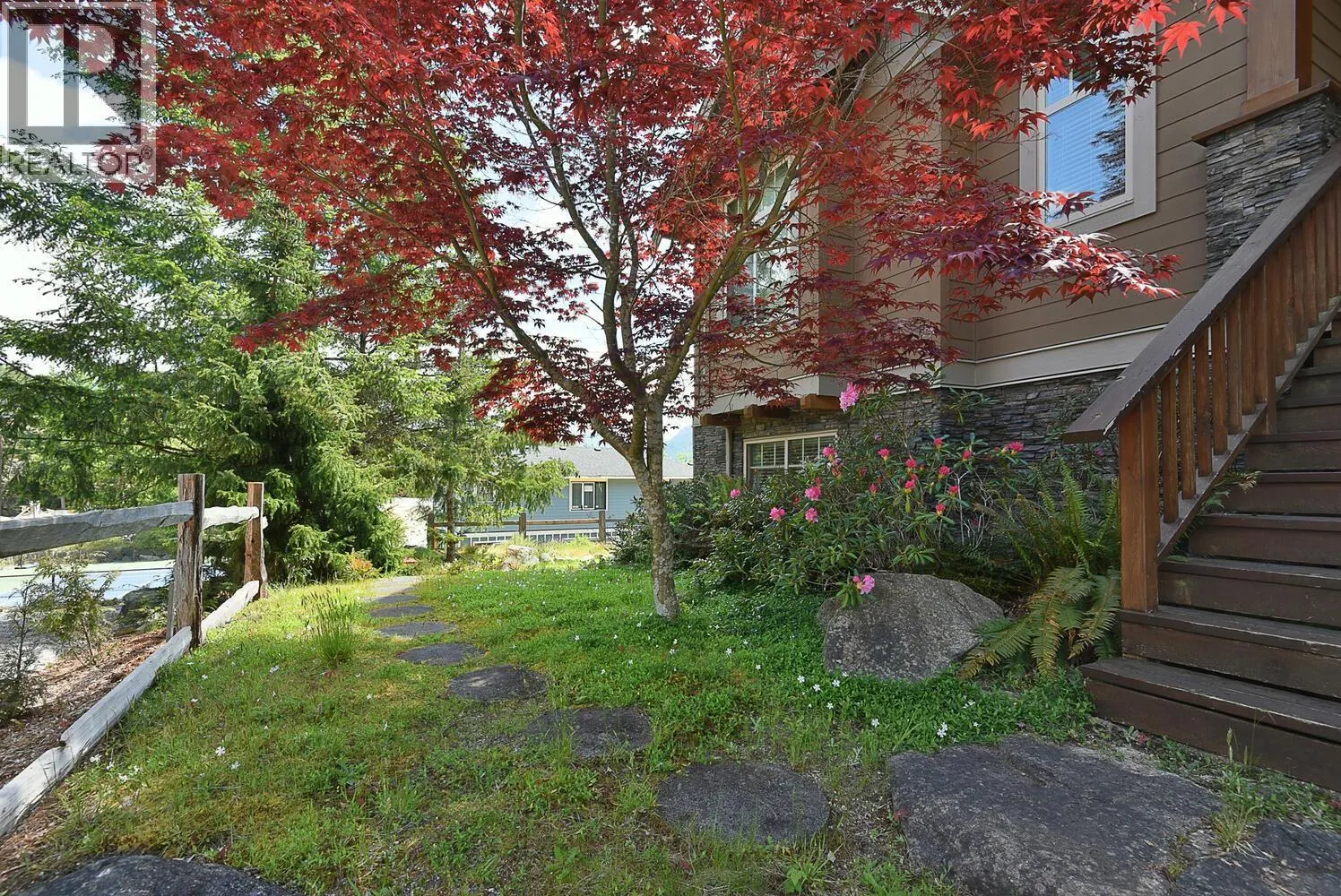 39 4622 SINCLAIR BAY ROAD