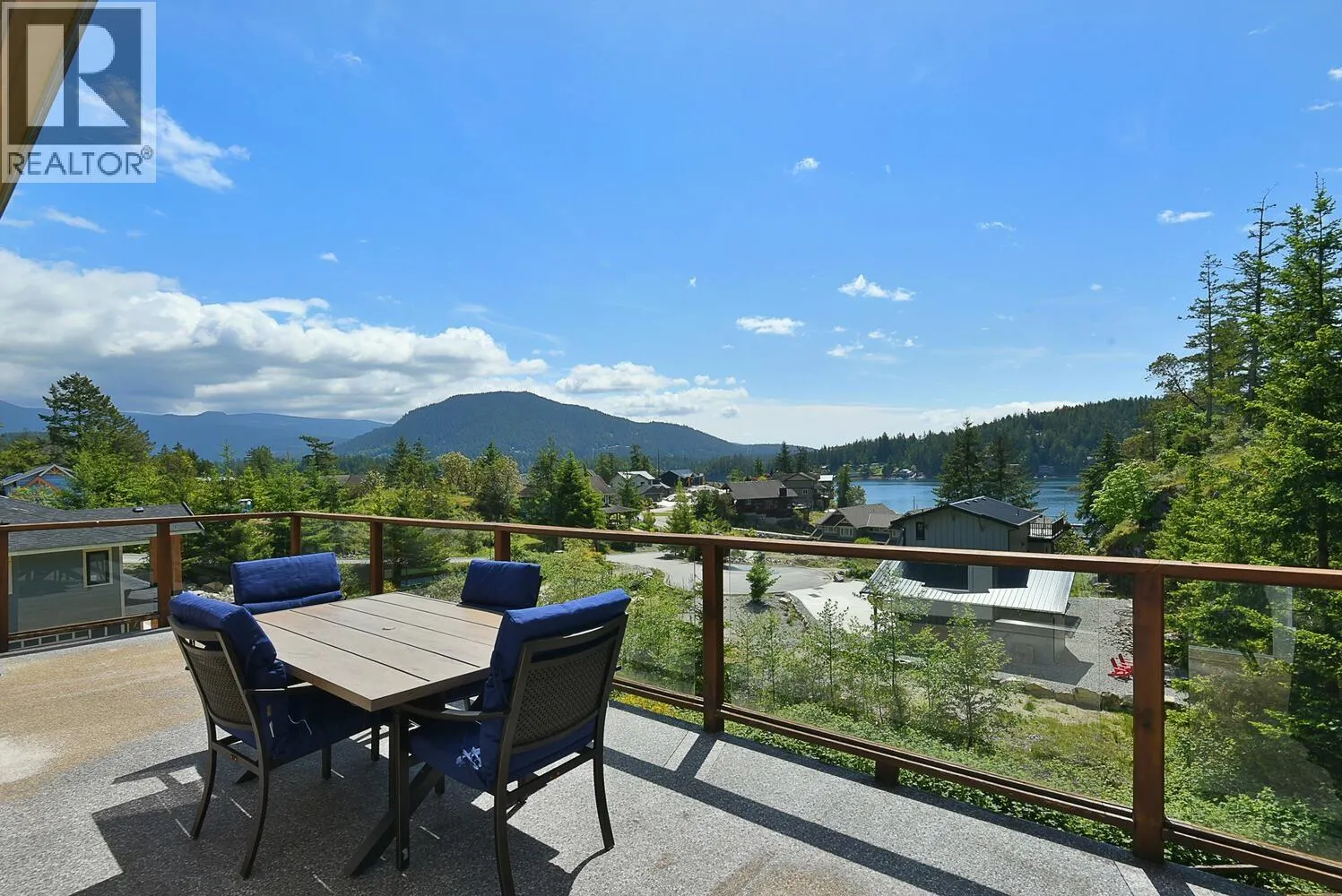 39 4622 SINCLAIR BAY ROAD
