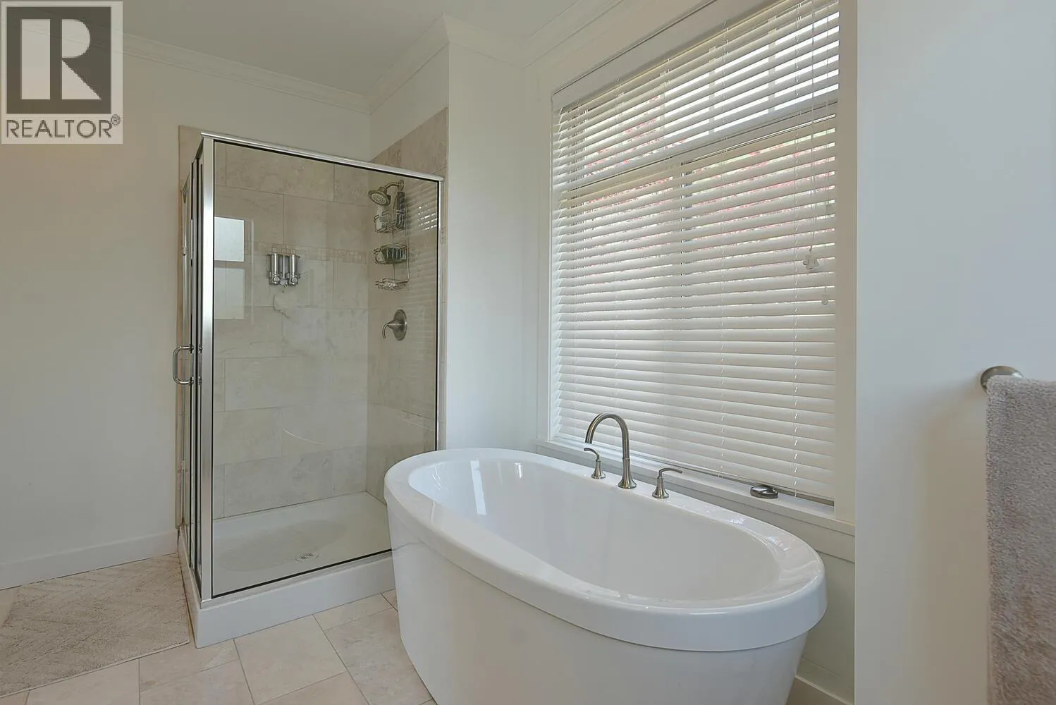 39 4622 SINCLAIR BAY ROAD