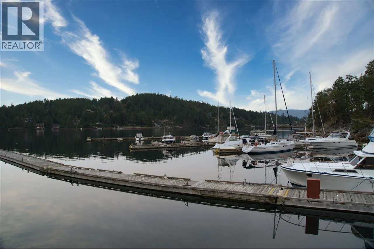 39 4622 SINCLAIR BAY ROAD