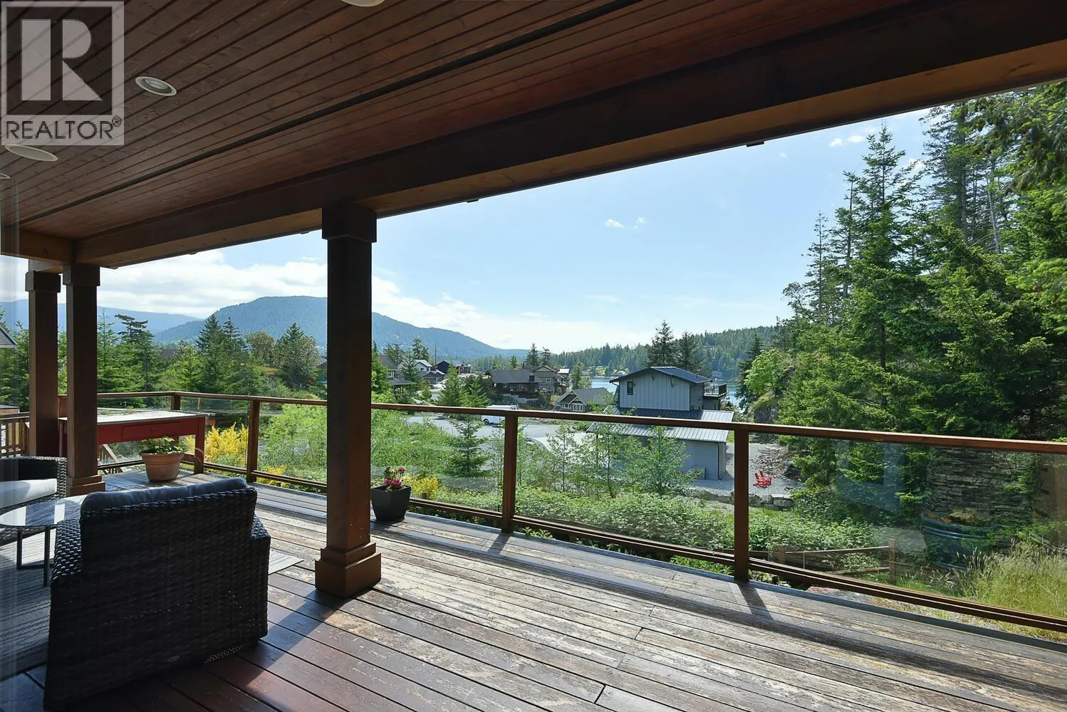 39 4622 SINCLAIR BAY ROAD