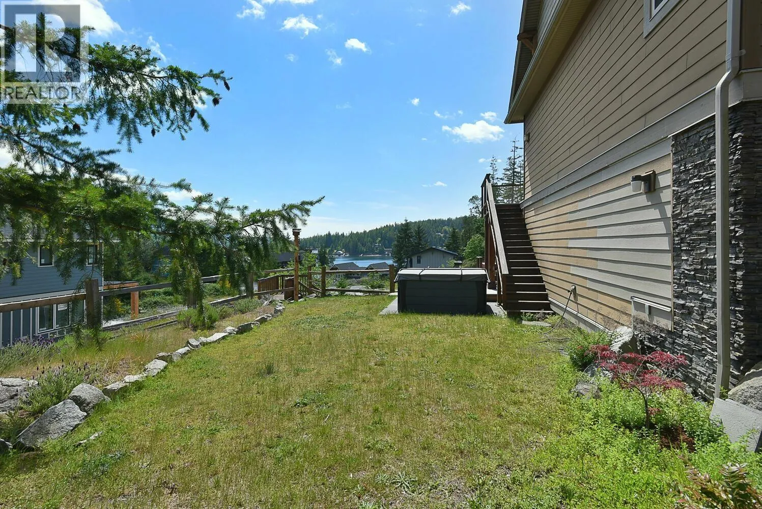 39 4622 SINCLAIR BAY ROAD