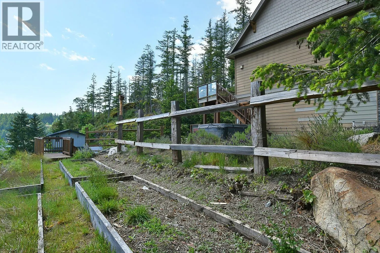 39 4622 SINCLAIR BAY ROAD