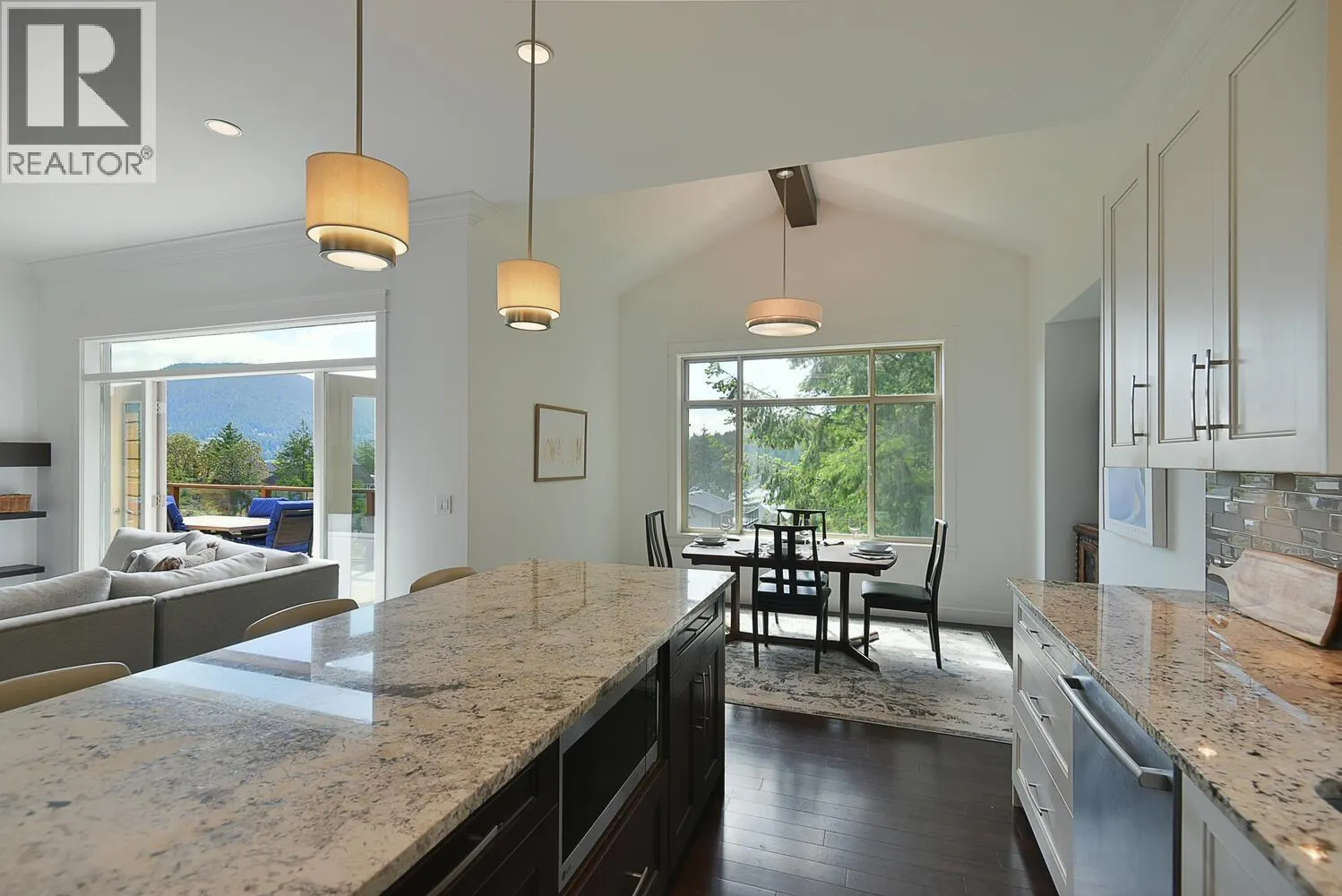 39 4622 SINCLAIR BAY ROAD