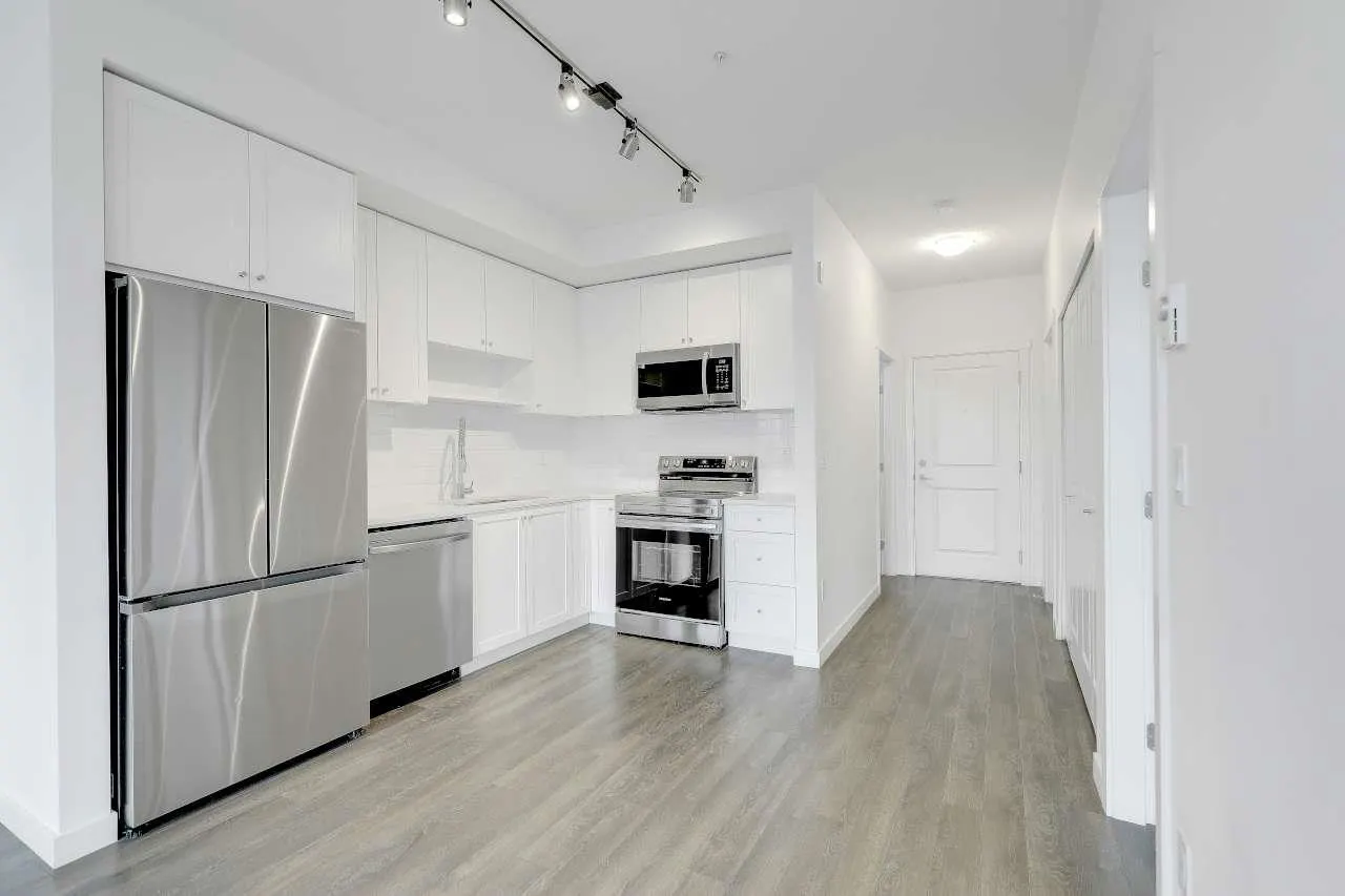 427 15738 85 AVENUE