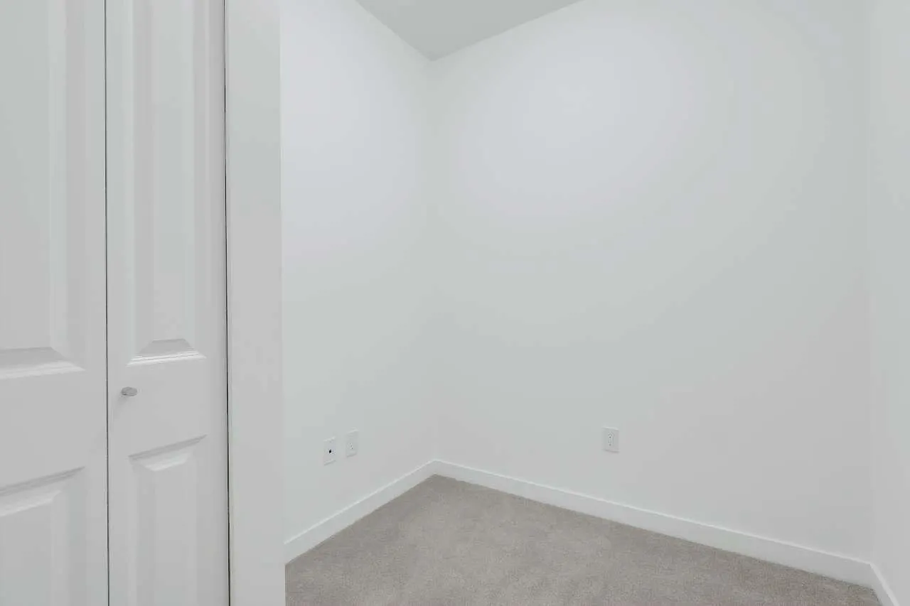 427 15738 85 AVENUE