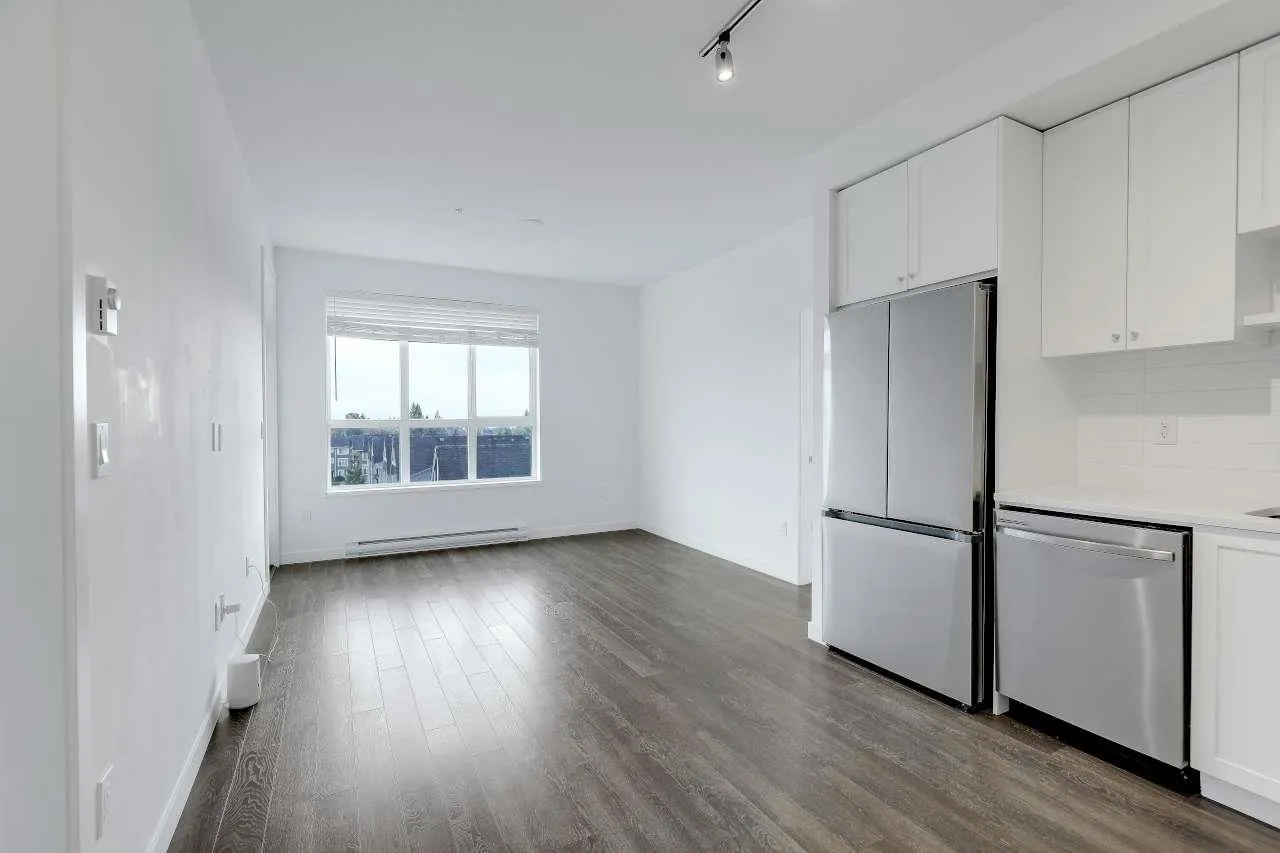 427 15738 85 AVENUE