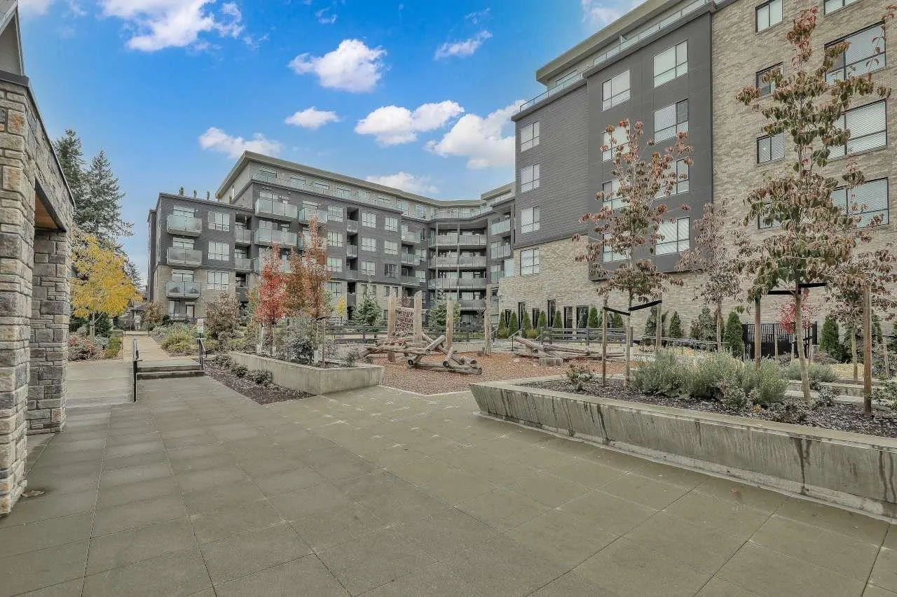 427 15738 85 AVENUE
