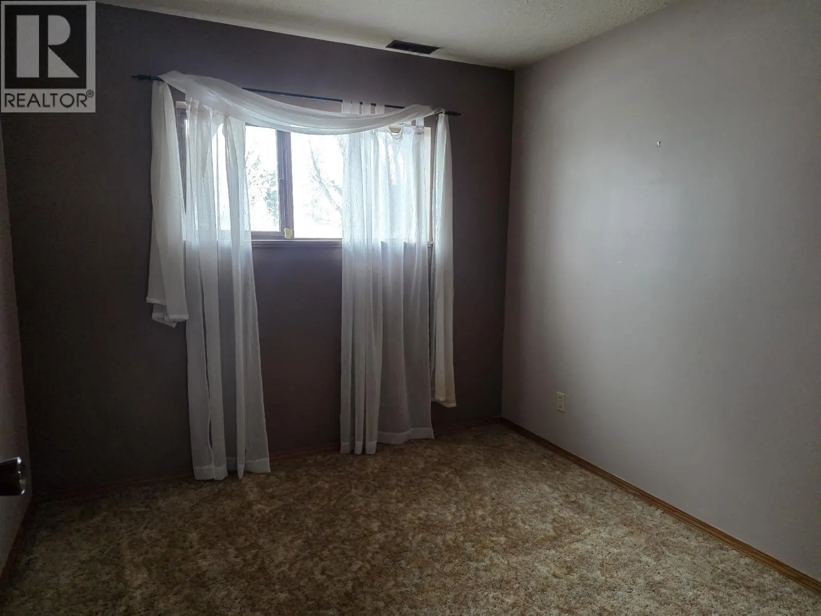1940 NADINA PLACE