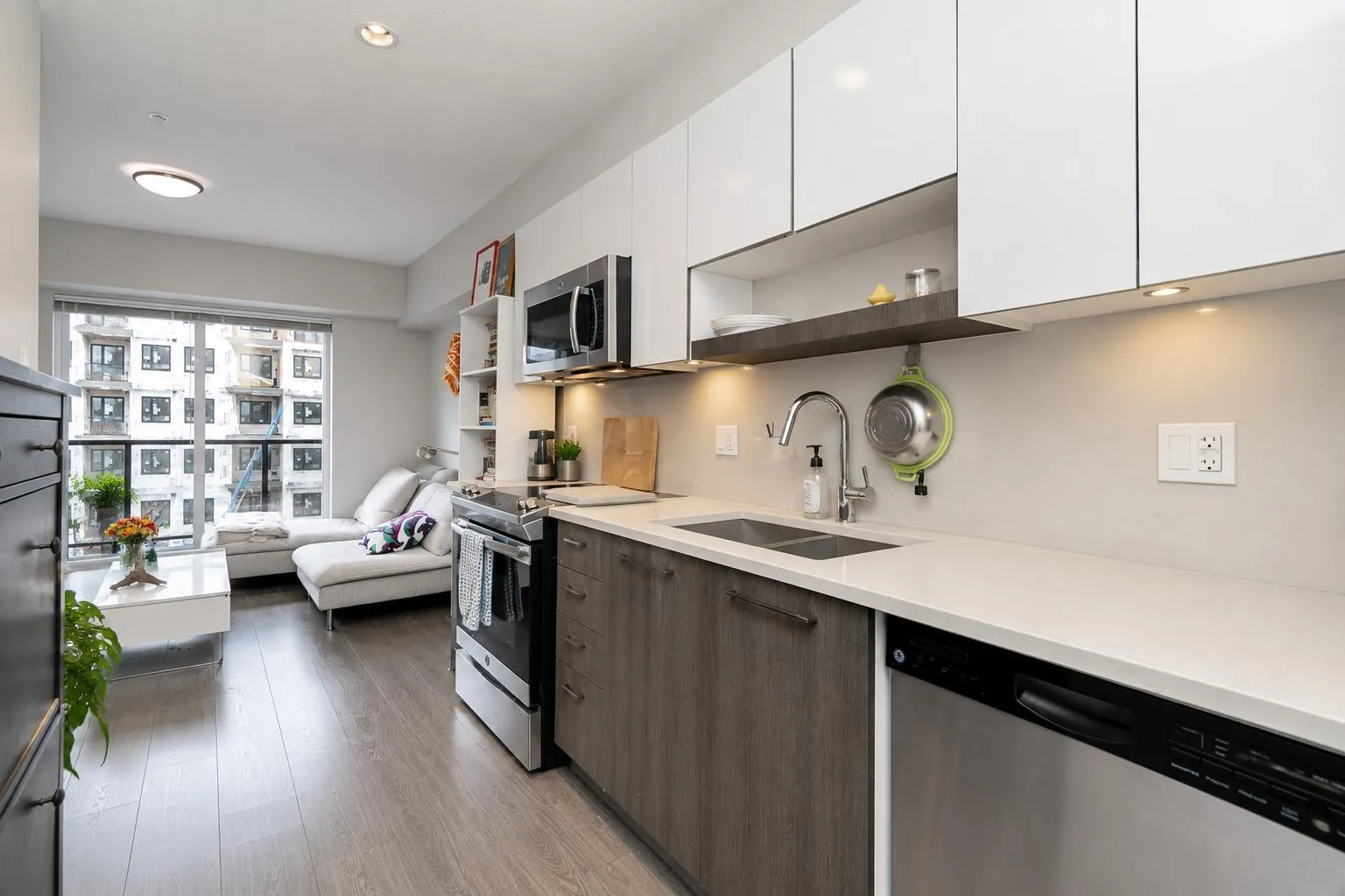 403 13768 108 AVE