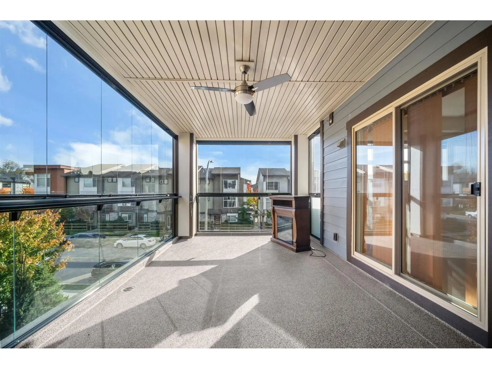 310 20367 85 AVENUE