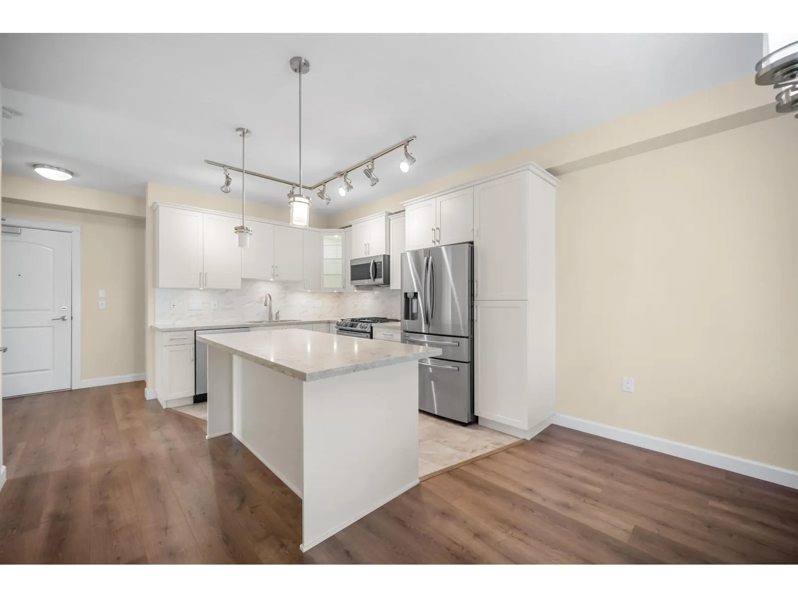 310 20367 85 AVENUE