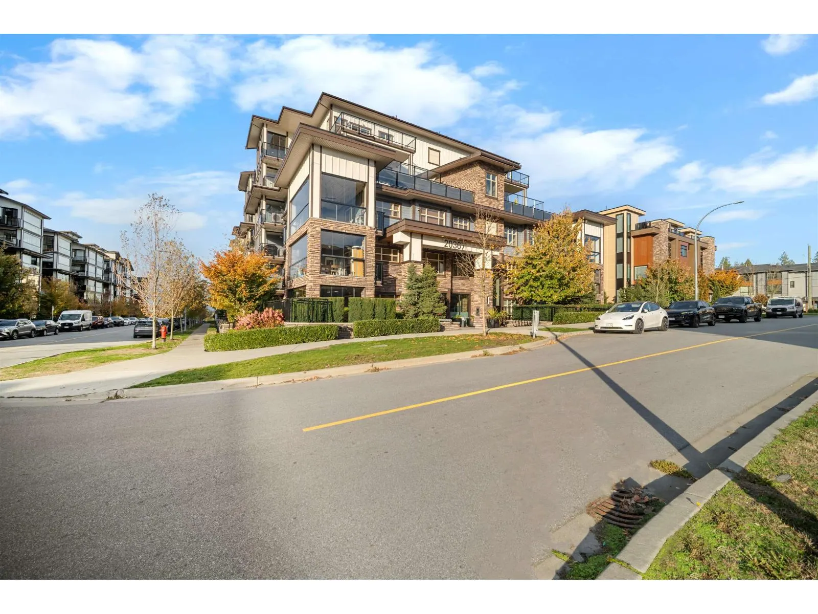 310 20367 85 AVENUE