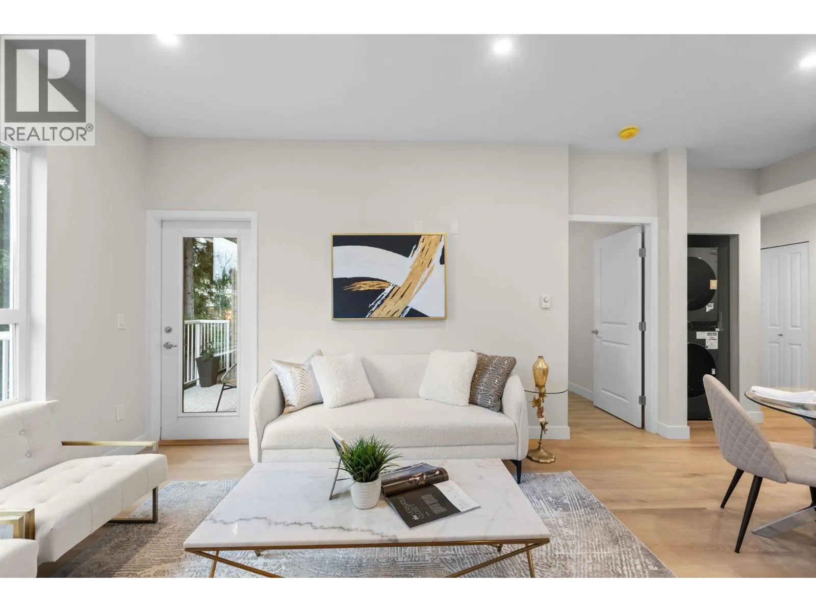 206 3151 CONNAUGHT CRESCENT