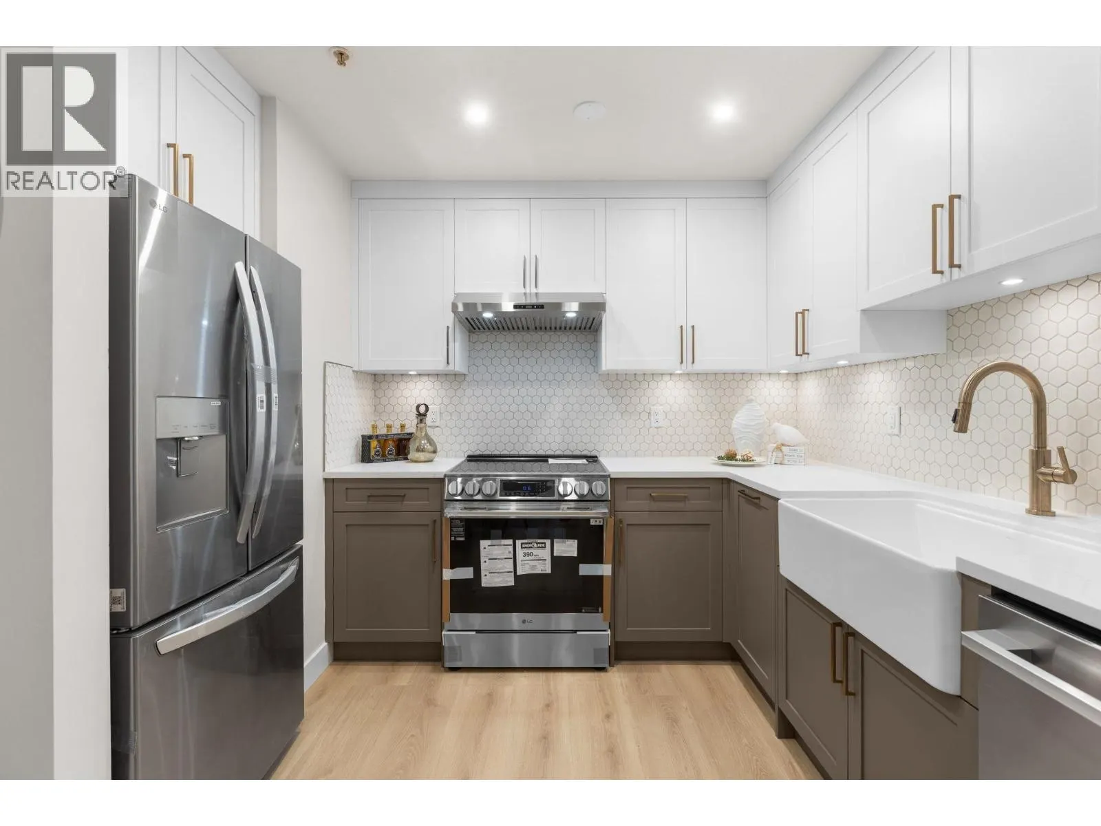 206 3151 CONNAUGHT CRESCENT