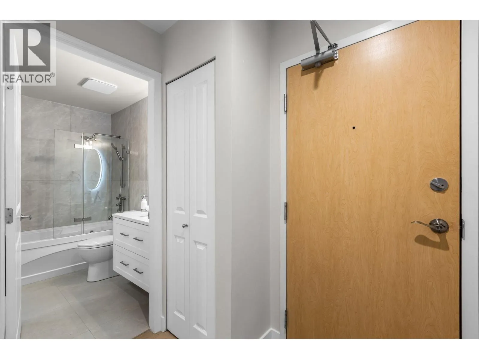 206 3151 CONNAUGHT CRESCENT