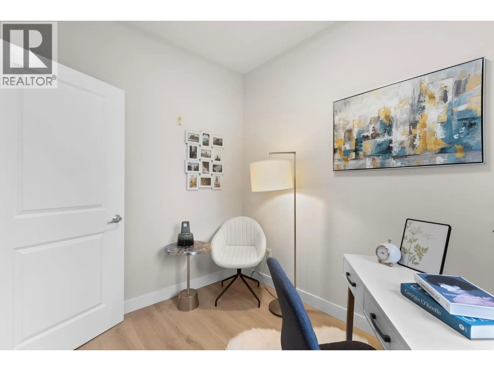 206 3151 CONNAUGHT CRESCENT
