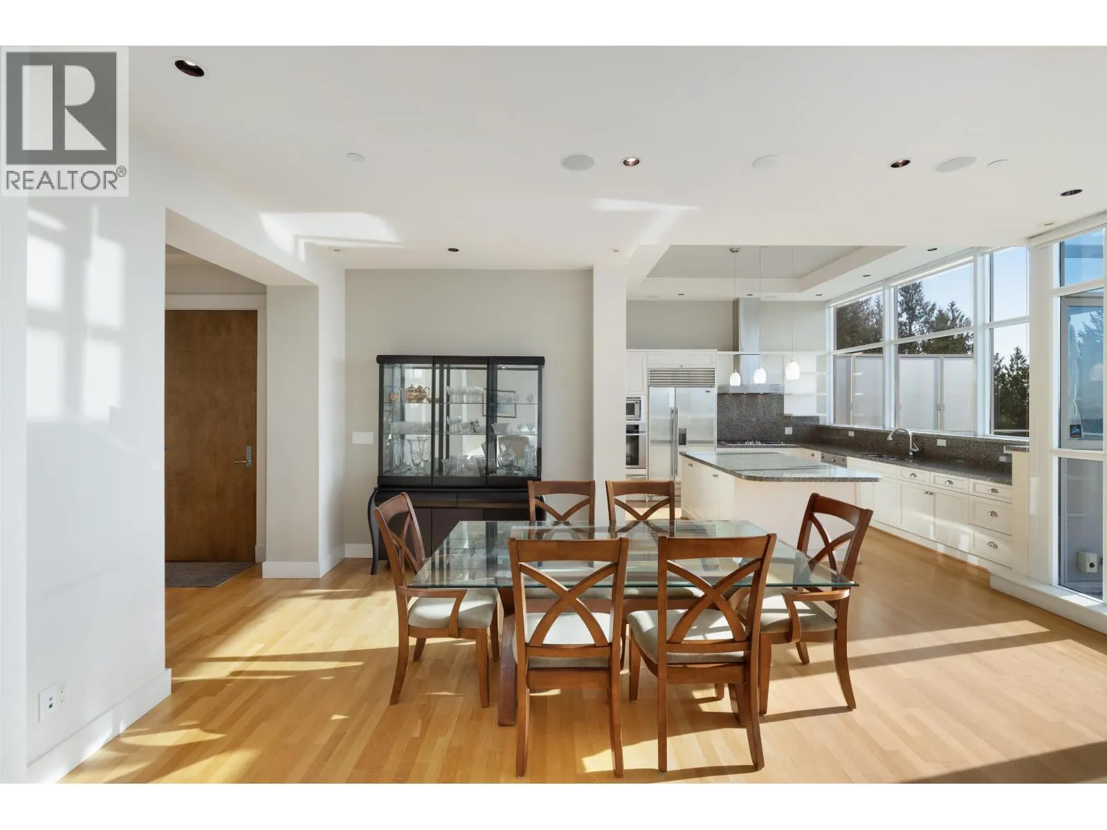 2200 CHIPPENDALE ROAD