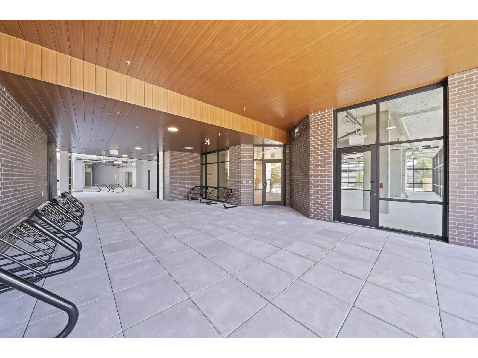 512 20769 FRASER HIGHWAY