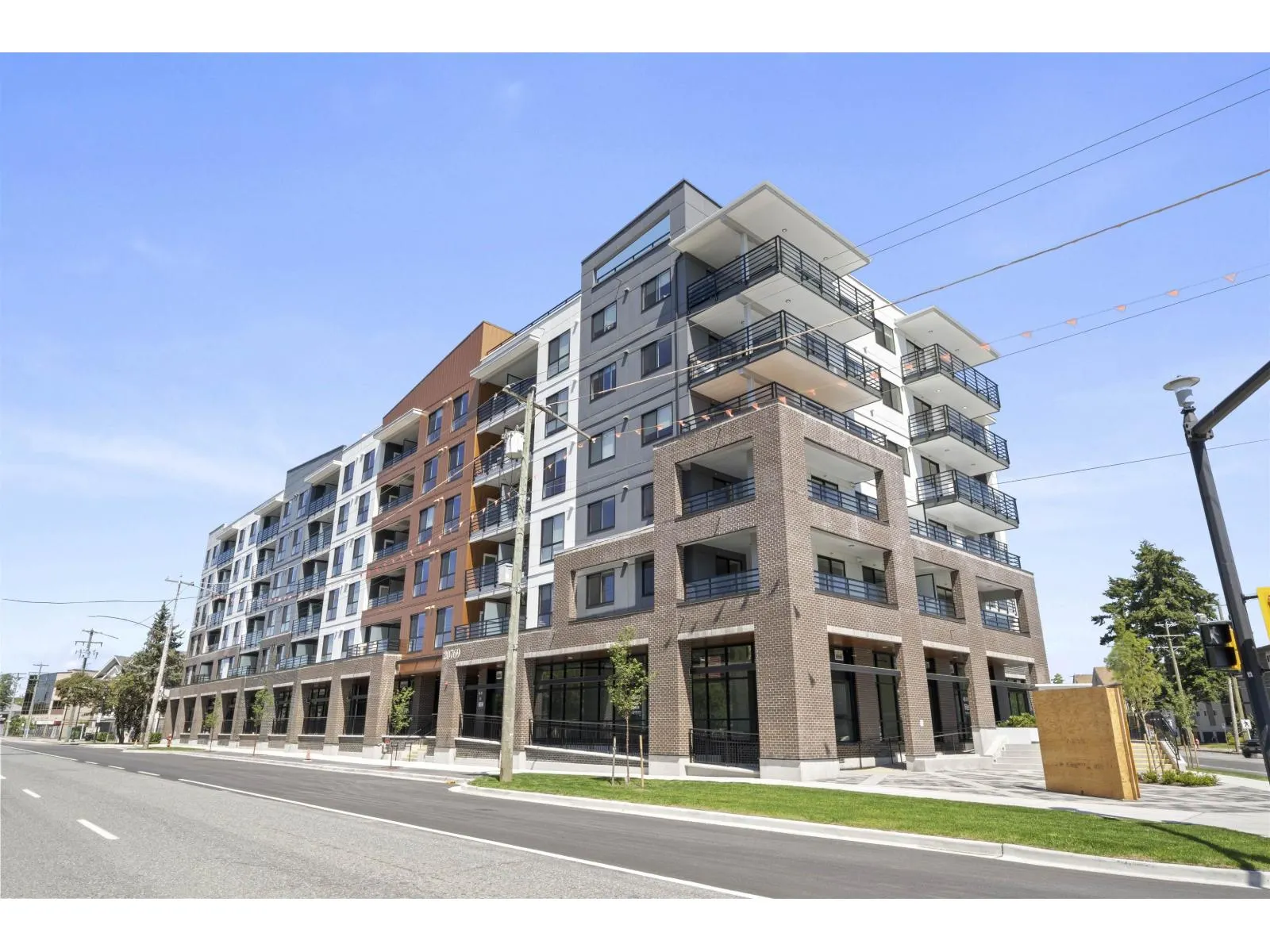 512 20769 FRASER HIGHWAY
