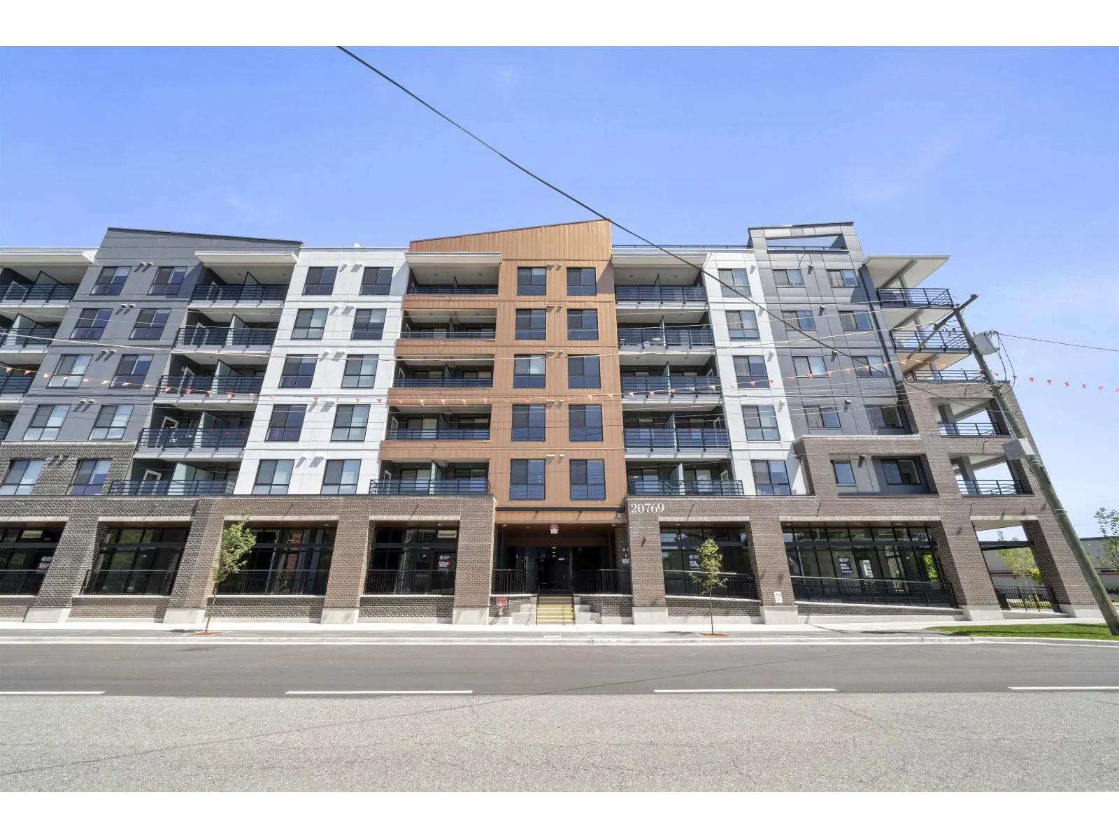 532 20769 FRASER HIGHWAY